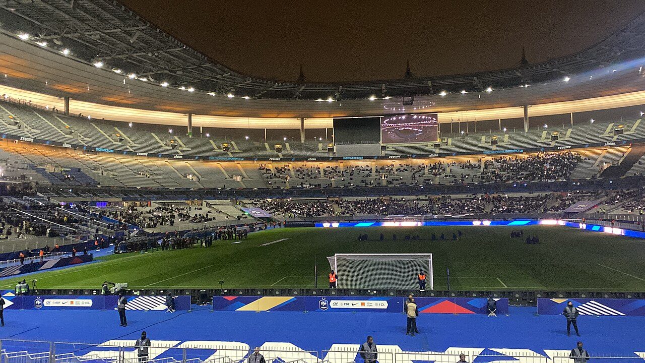 转会窗口 · 球场
